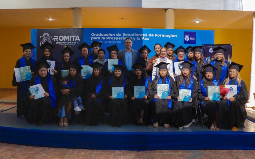 Graduación de 21 mujeres en Romita impulsa educación y prosperidad