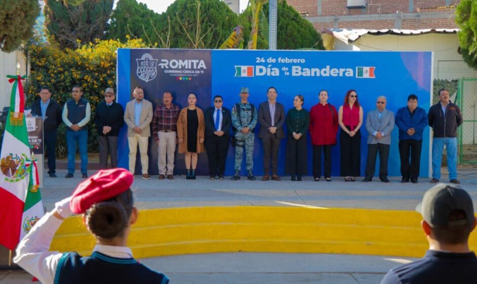 Romita conmemora el Día de la Bandera