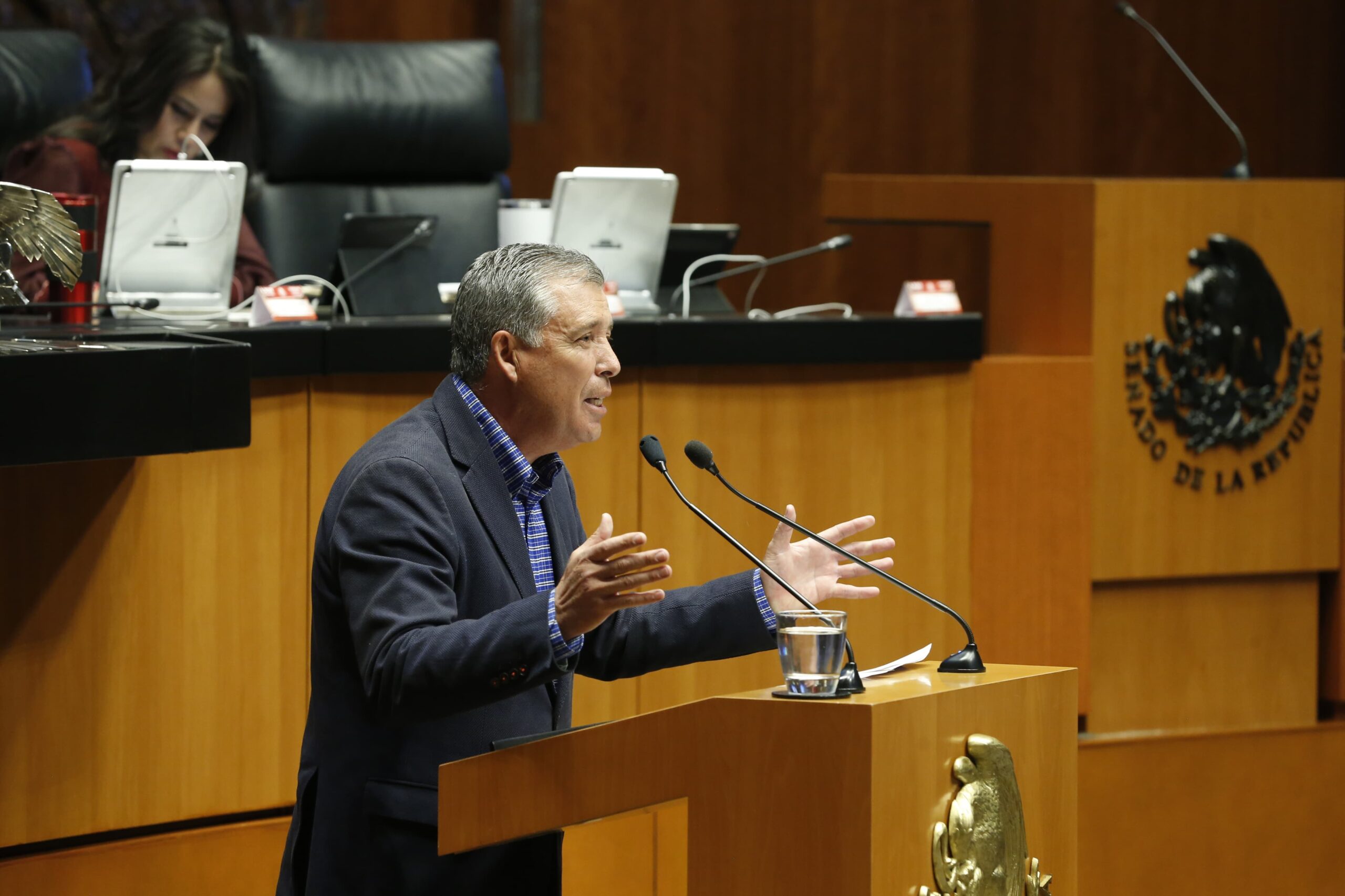 Senador Márquez impulsa seguridad alimentaria en Ley de Aguas