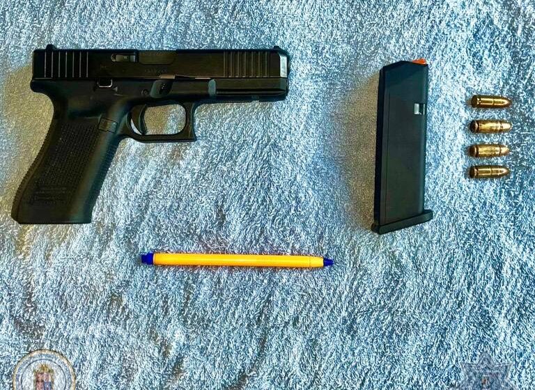 Detención de José por portar arma de fuego