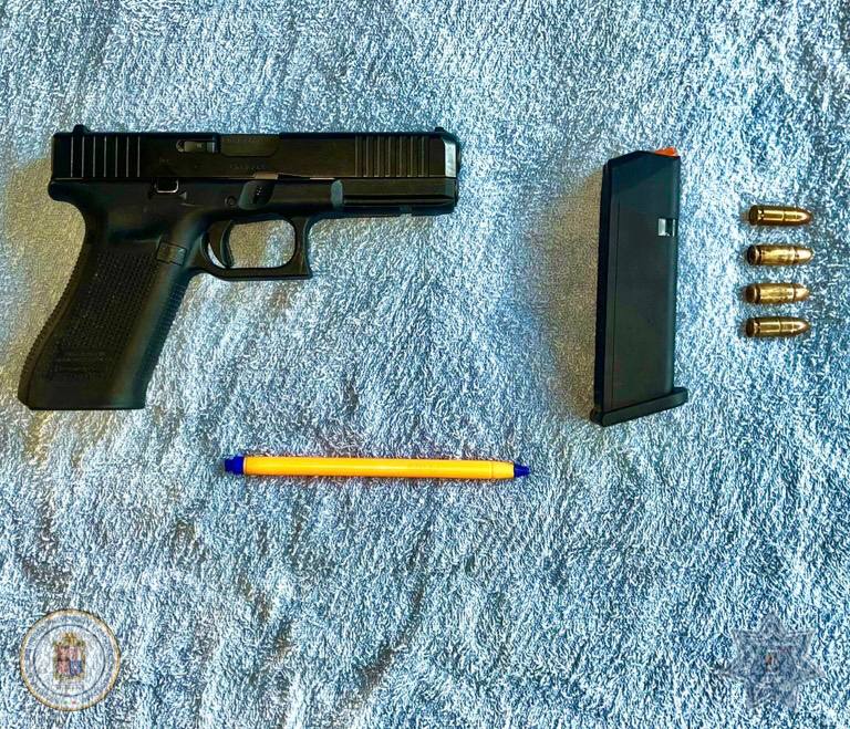 Detención de José por portar arma de fuego en León