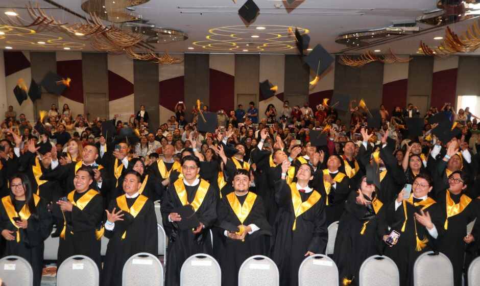 Universidad SABES egresa a más de 1200 nuevos profesionistas