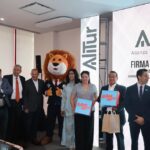 León impulsa la educación con inversión histórica y becas