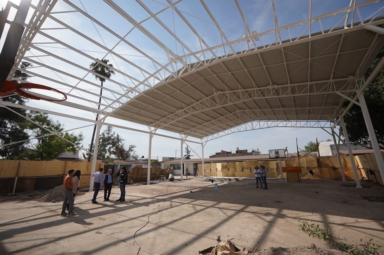 Participación Ciudadana Mejora Espacios Escolares y Deportivos en Coecillo