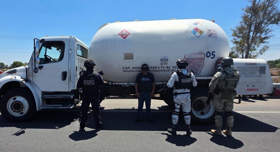 Secretaría de Seguridad asegura pipa con gas LP