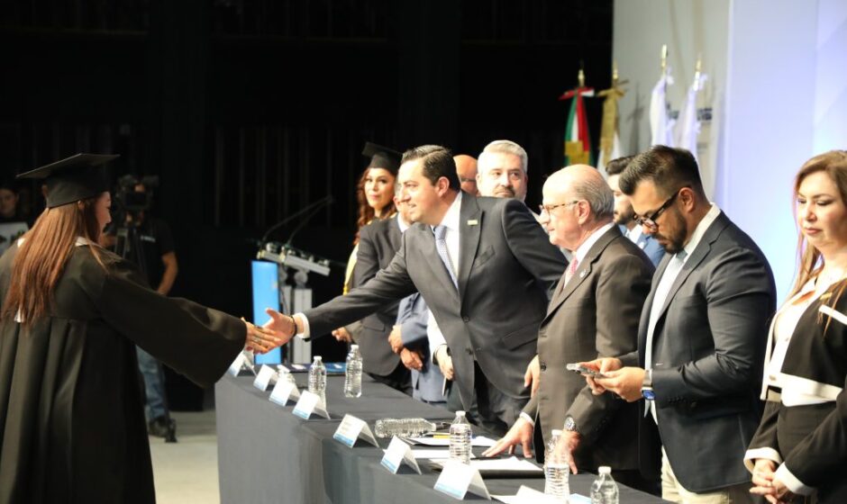 UVEG gradúa a más de 2,300 estudiantes