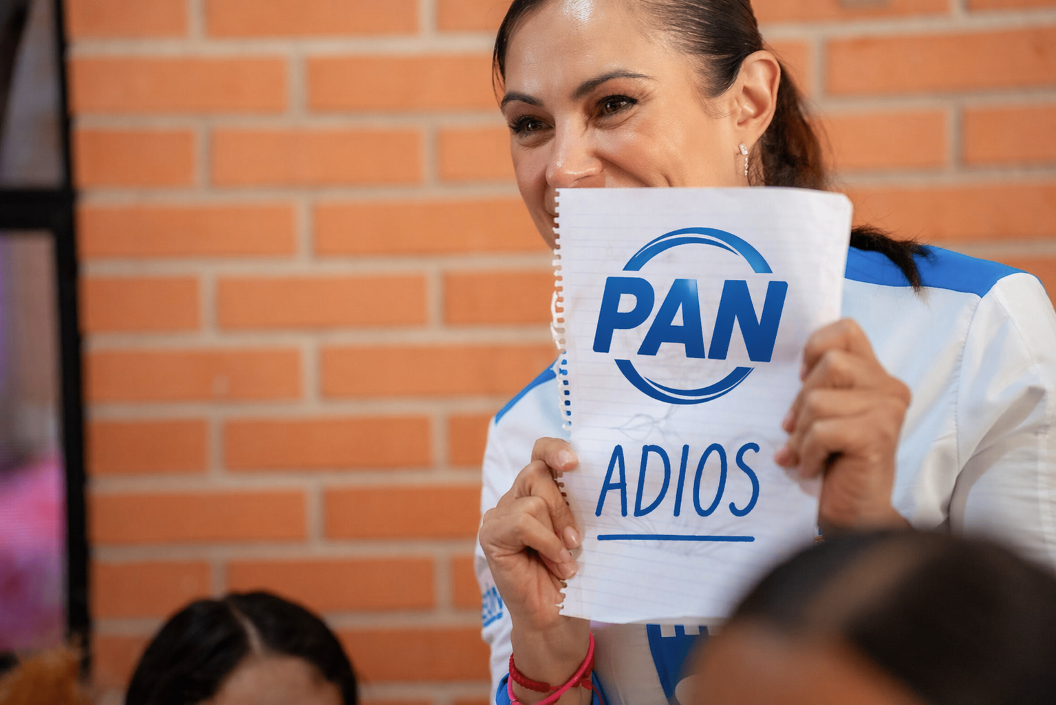 Alejandra Gutiérrez renuncia al PAN y acusa pérdida de rumbo